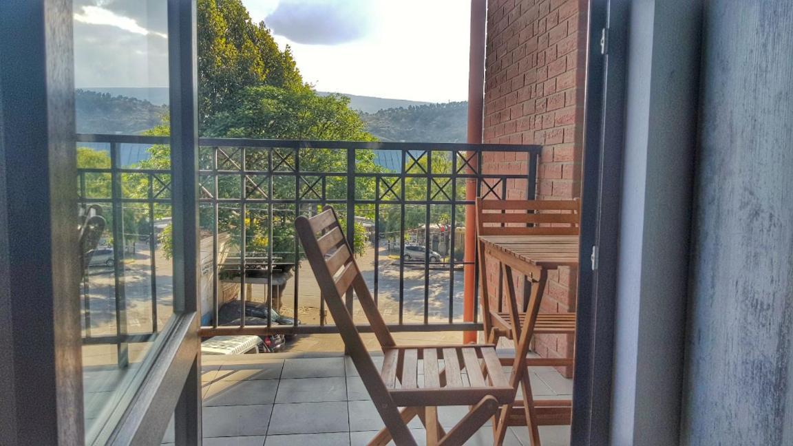 Your Home In Tbilisi: Cosy Stay In The Old City Exteriör bild